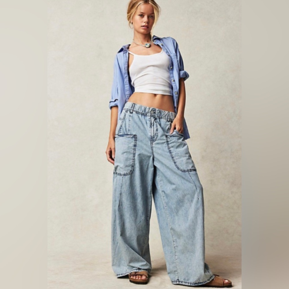 Free People Light Wash Blue Wide Leg Flare Jeans